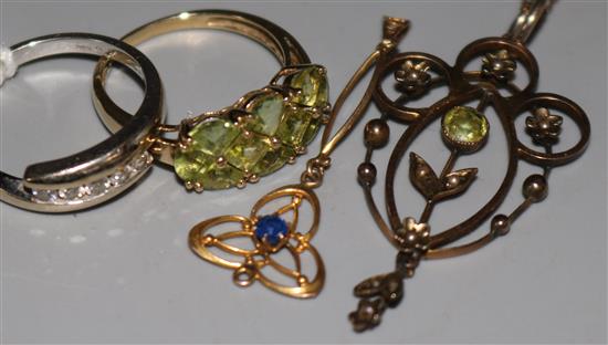 An 18ct diamond ring, a 9ct dress ring, a 9ct gold pendant and a 10ct gold pendant.